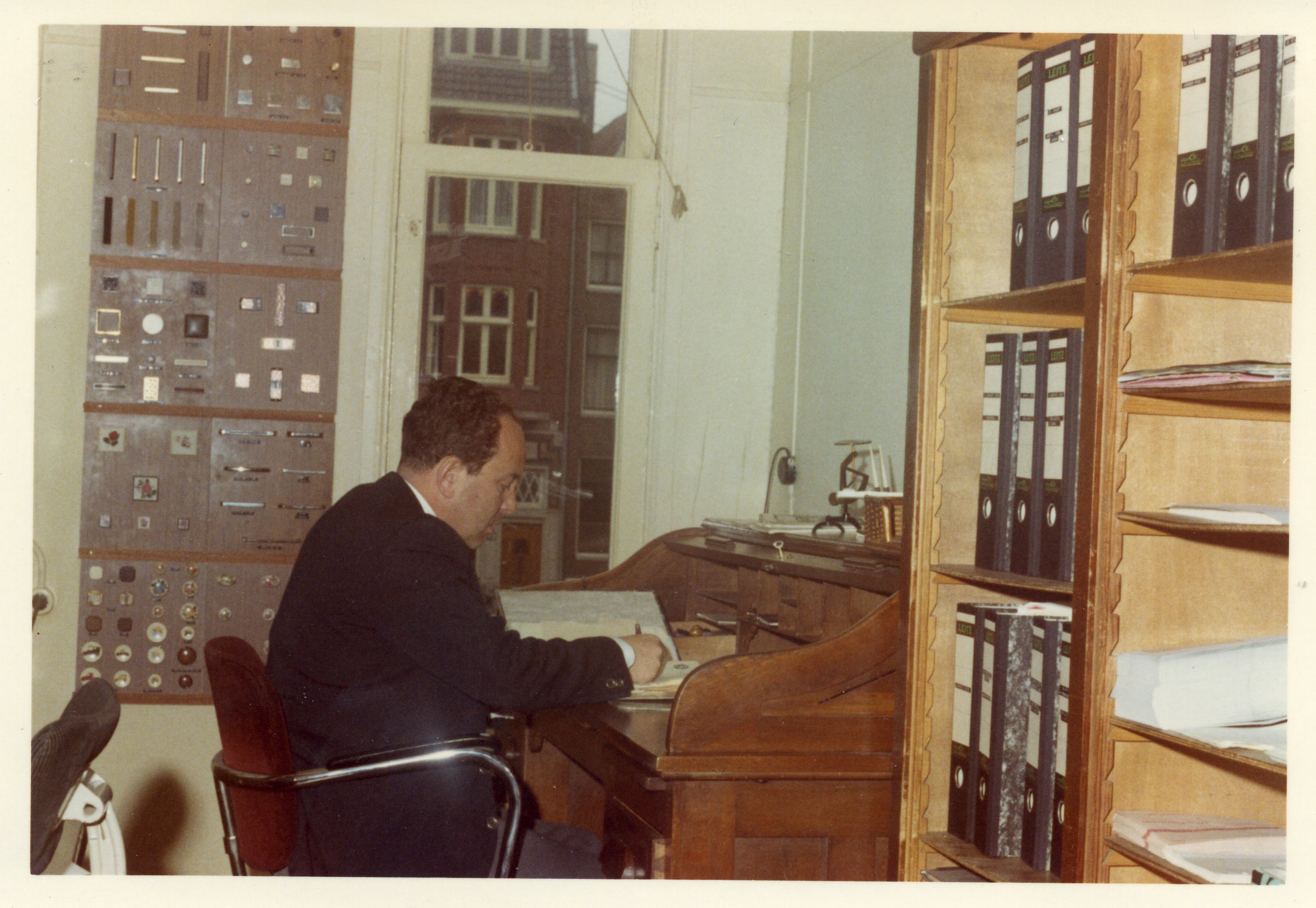 1963