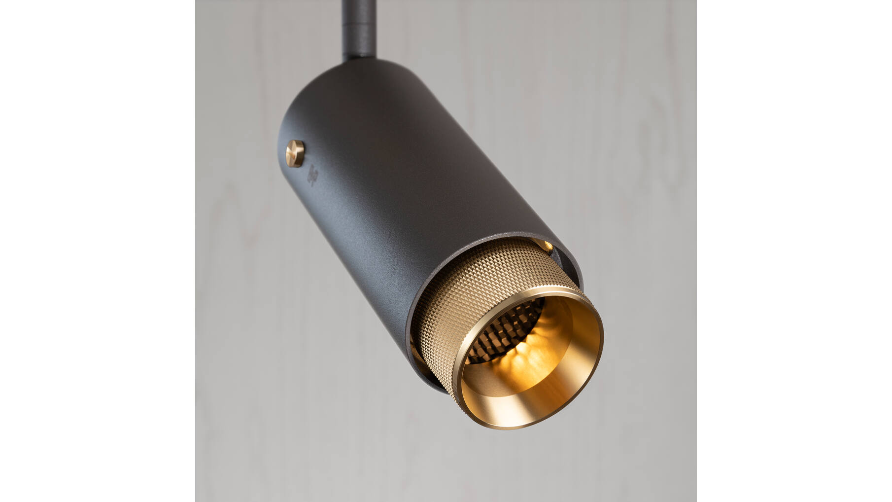 Exhaust Track/Cross/Graphite/Brass