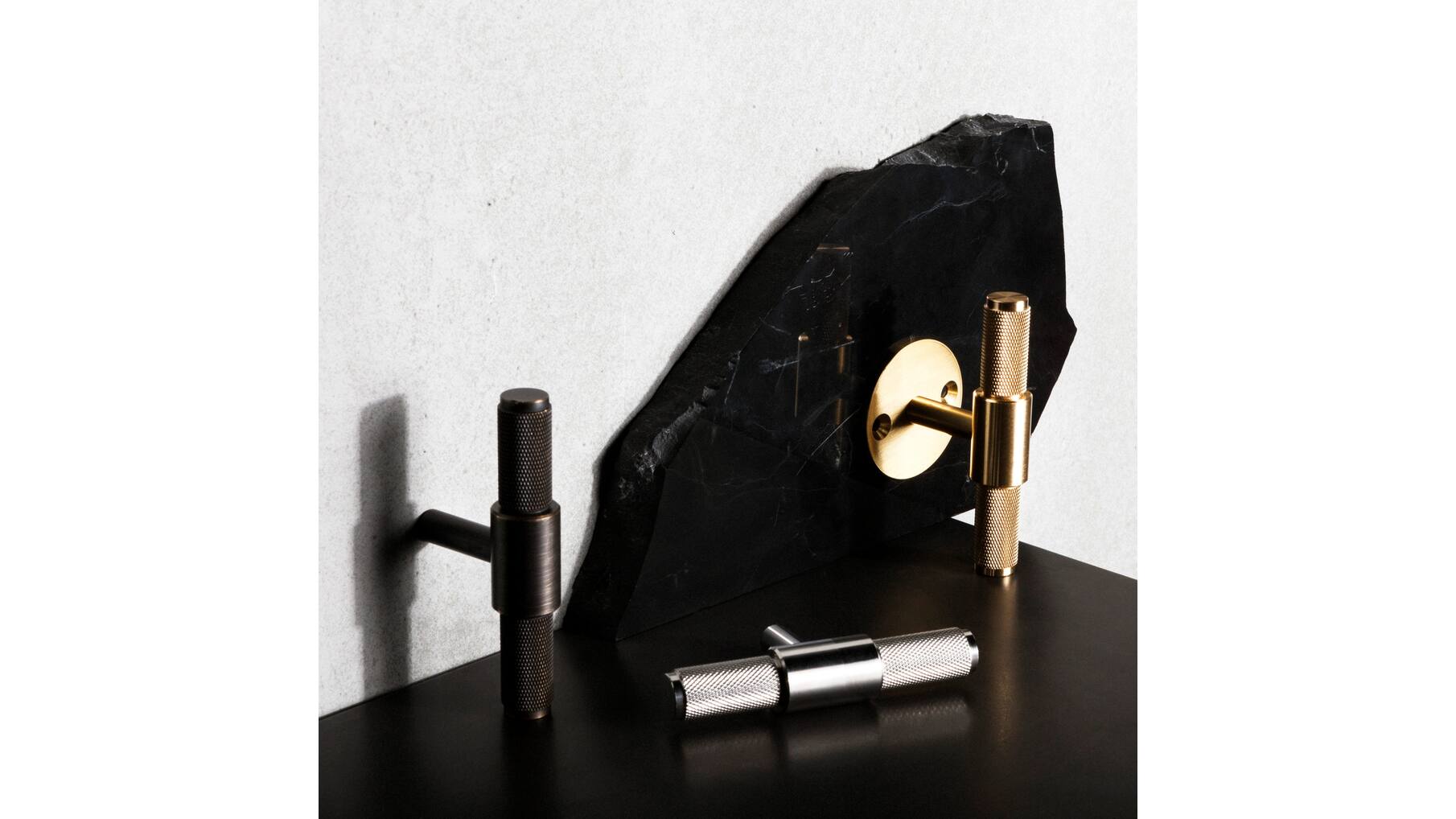 T-Bar/Cross/Brass