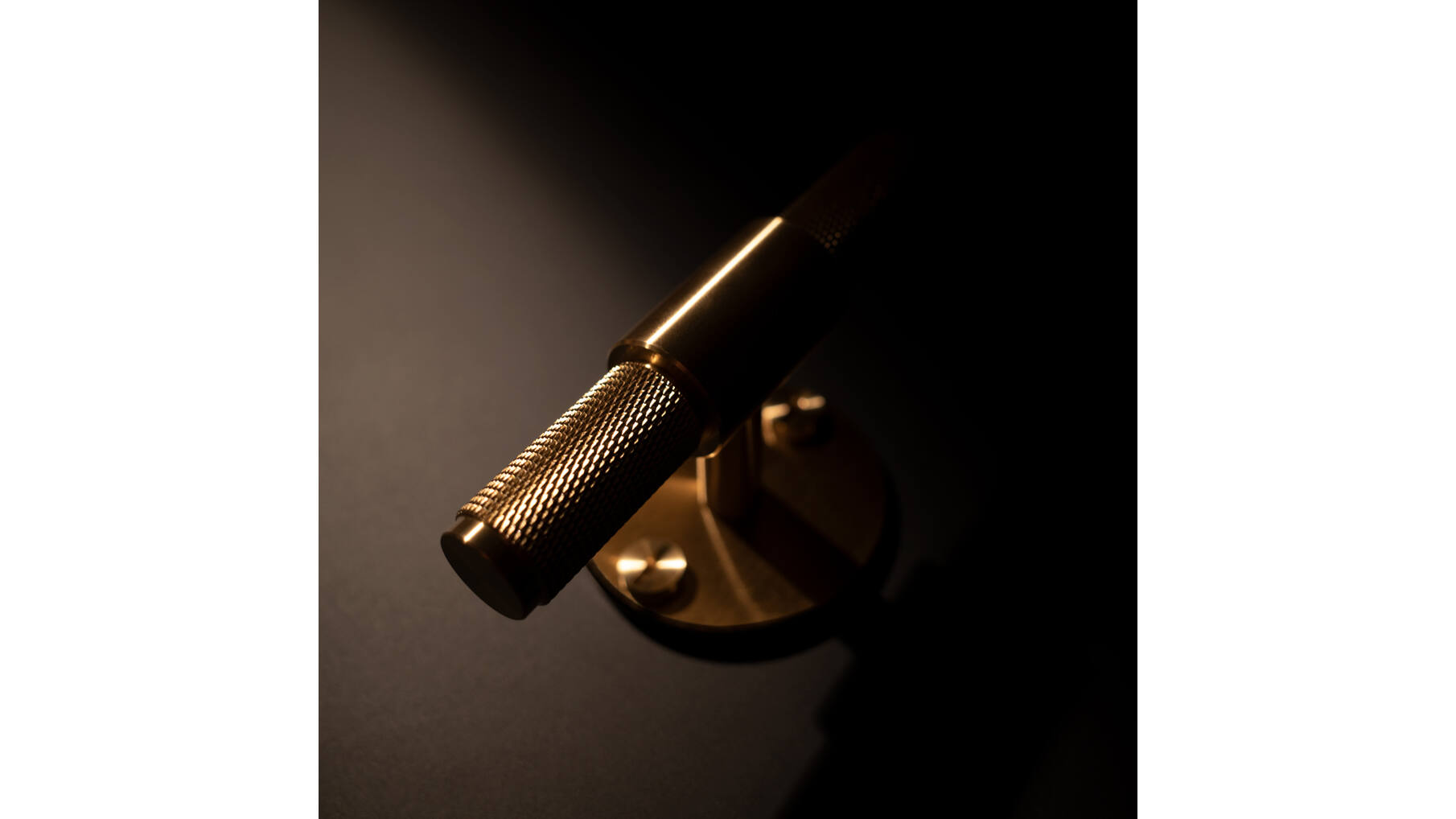 T-Bar/Cross/Brass
