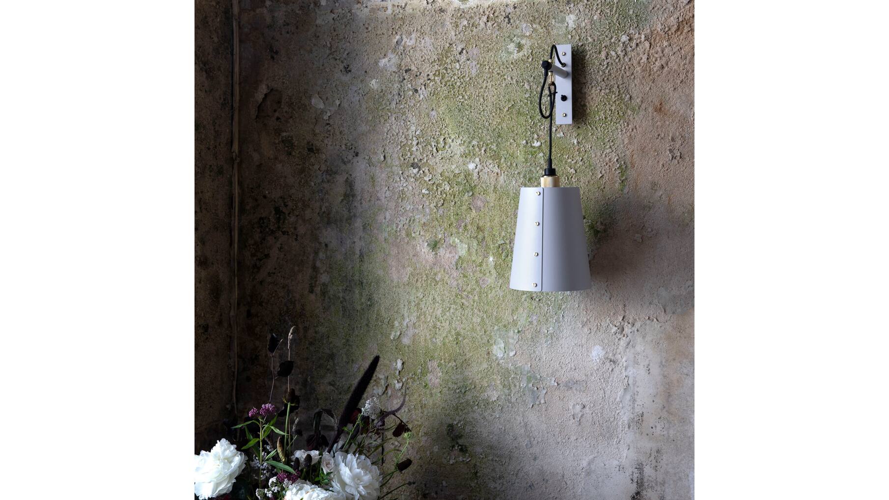 Hooked Wall Large Stone/Brass