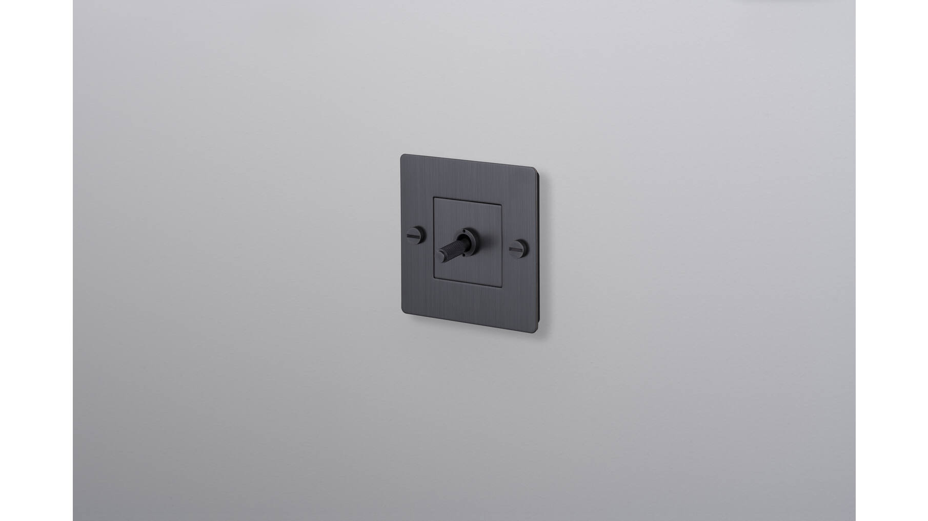 EU 1G Toggle Switch/w/out B+P Logo/Smoked Bronze