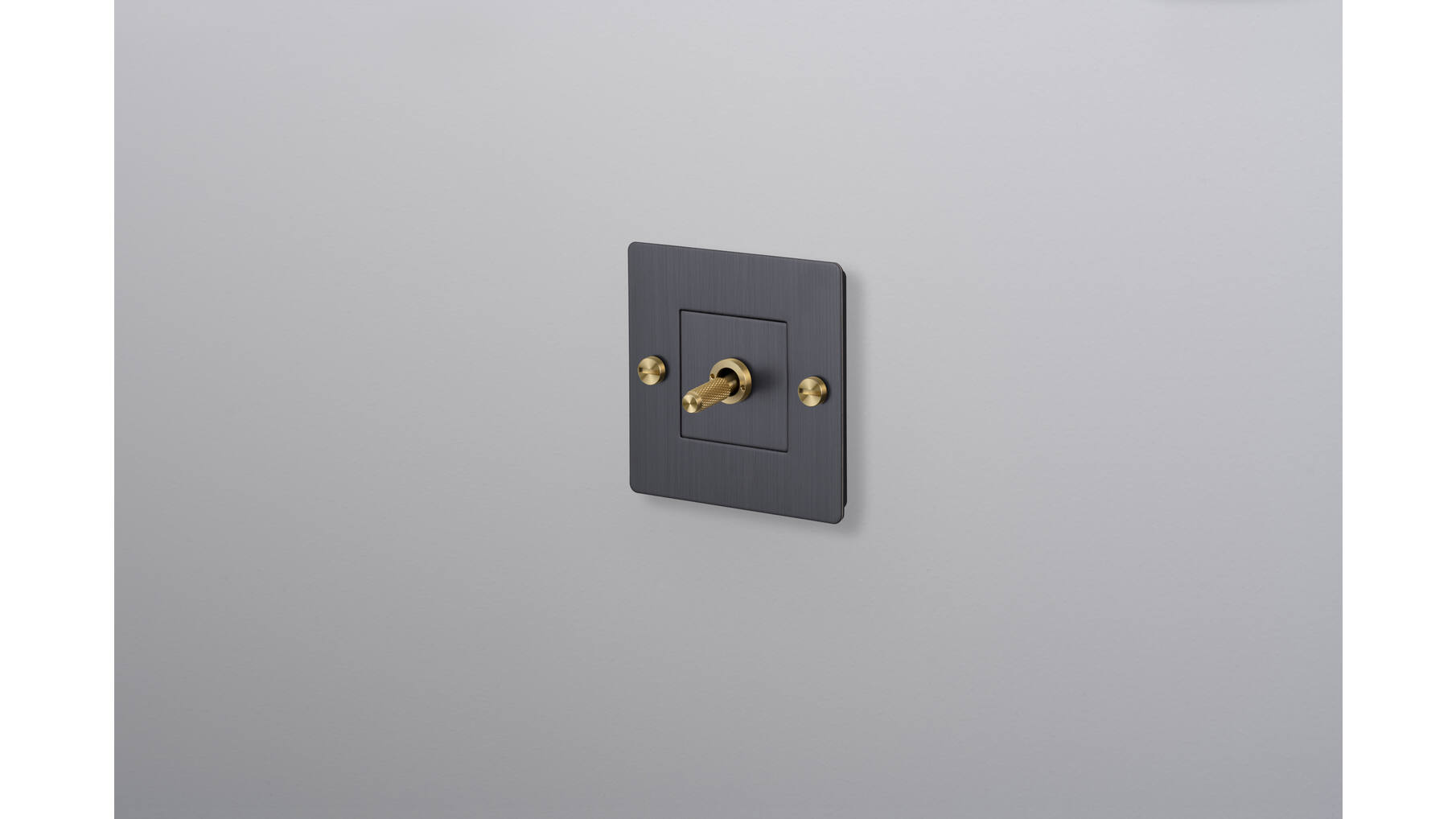 EU 1G Toggle Switch/w/out B+P Logo/Smoked Bronze