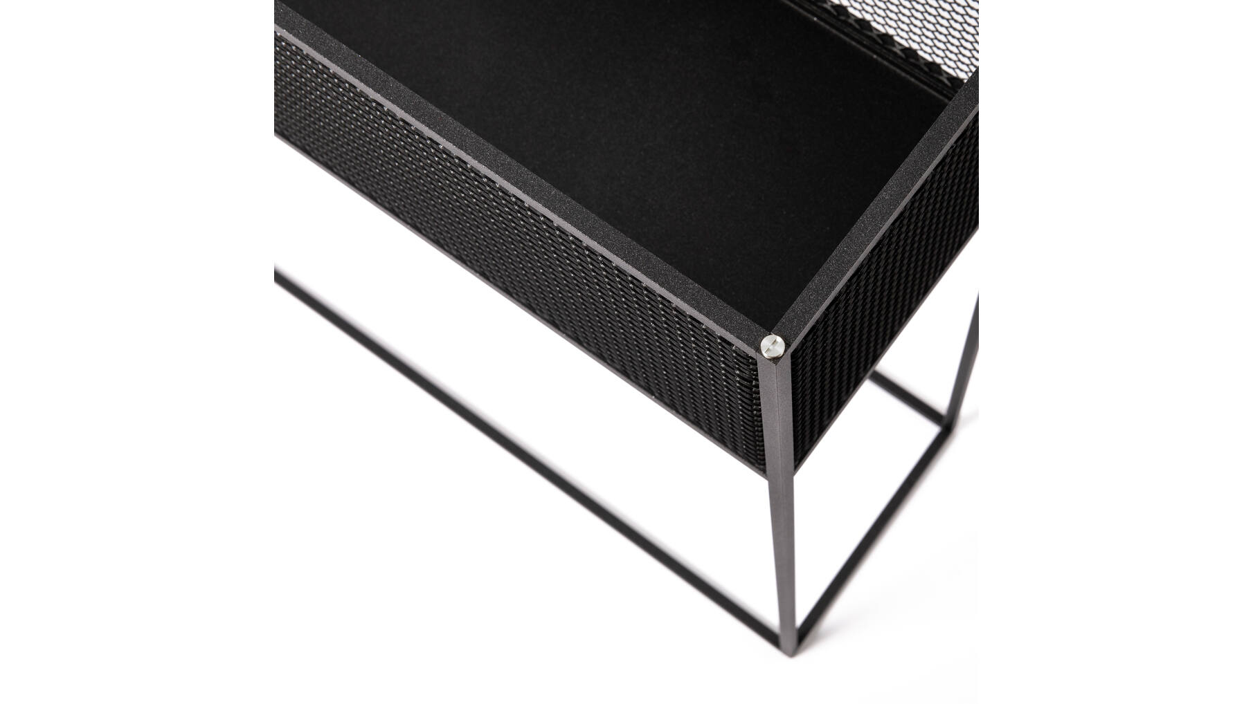 Meshed/Planter