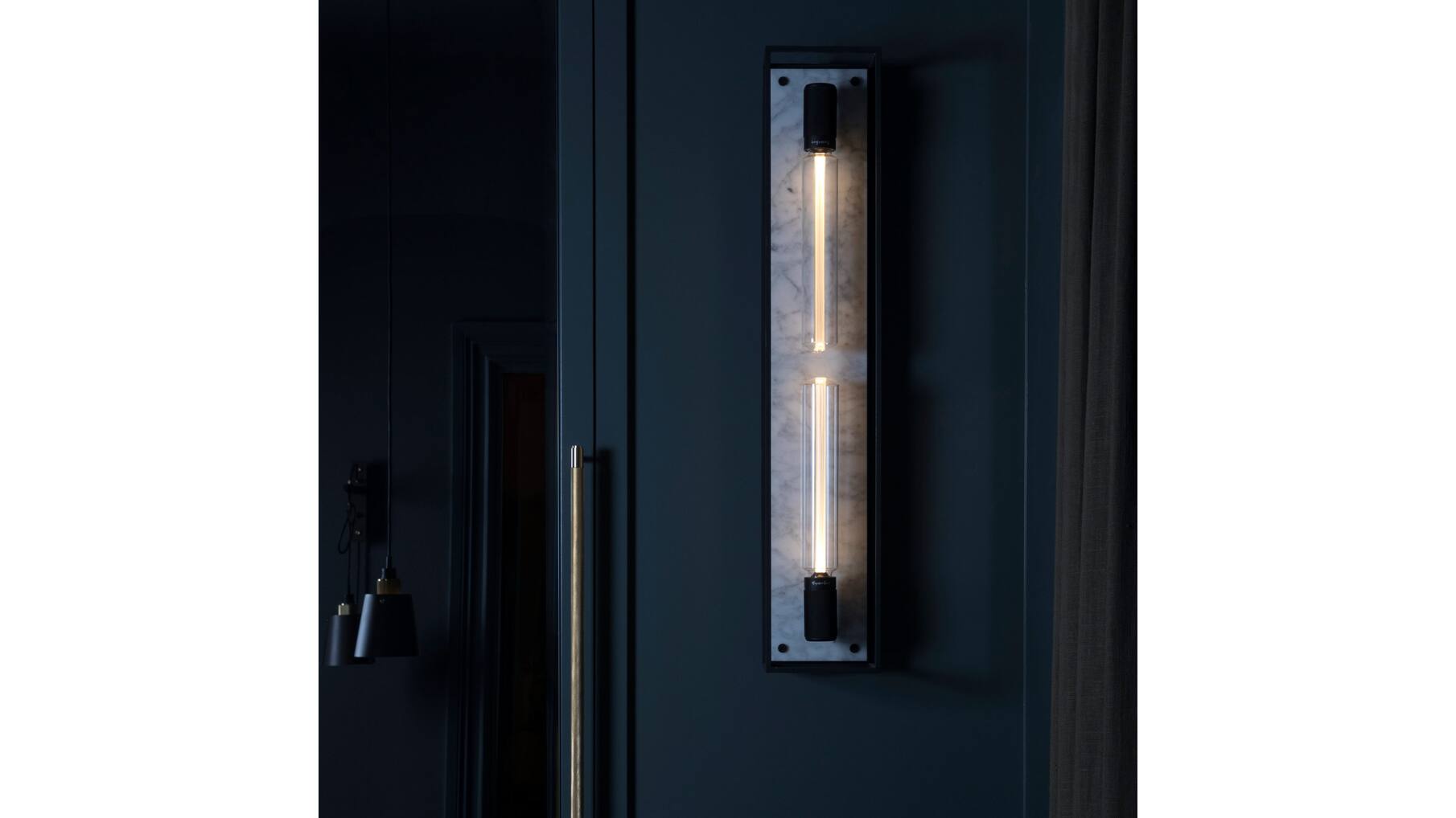 Caged Wall Light/X-Large/White Marble