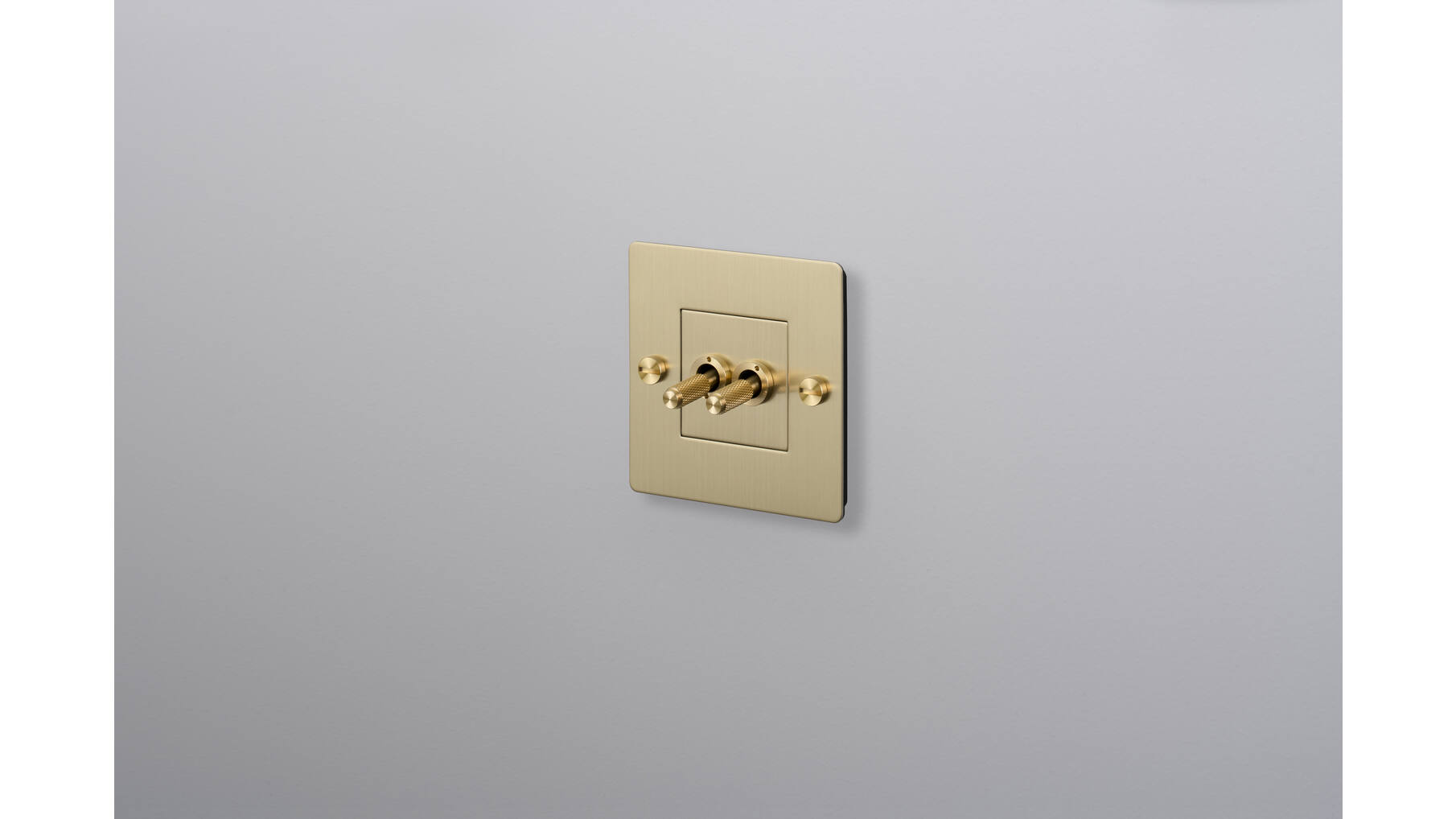 EU 1G Double Toggle Switch/w/out B+P Logo/Brass
