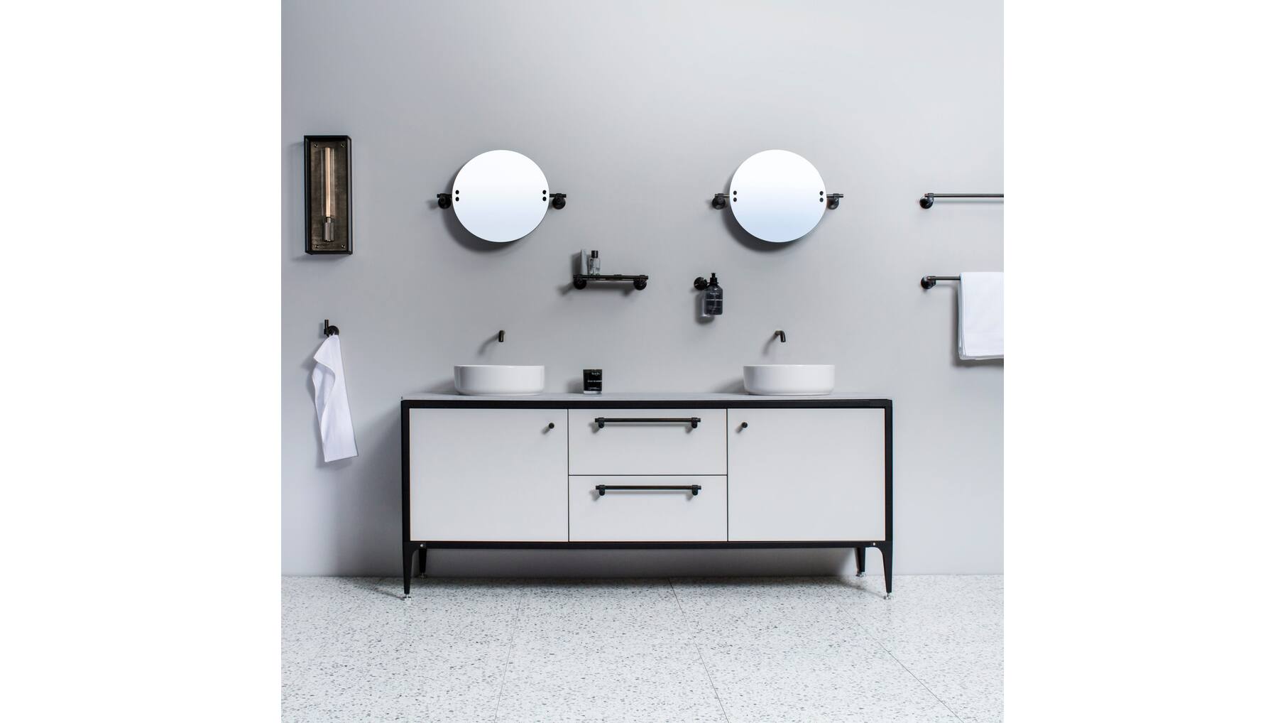 Mirror/Medium 600Mm/23.6 Inches/Cast /Welders Black