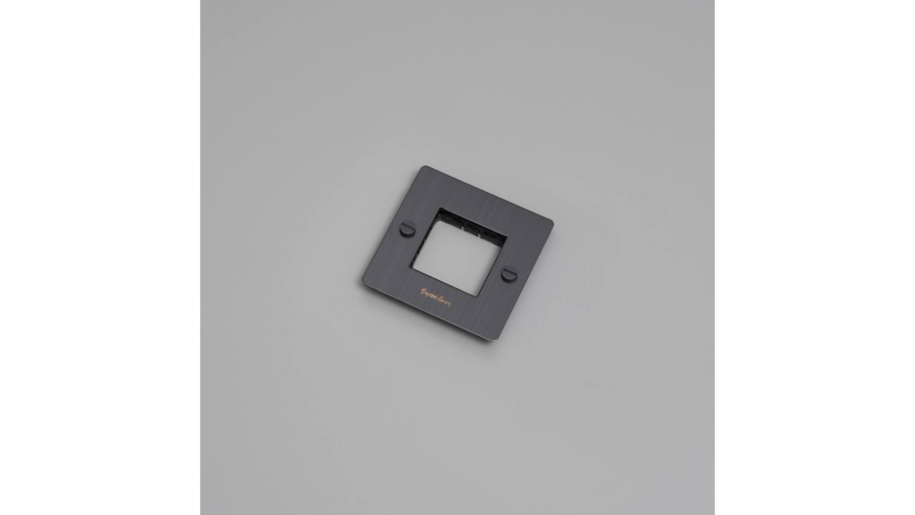 1G Wall Plate/w/out Infills/Smoked Bronze