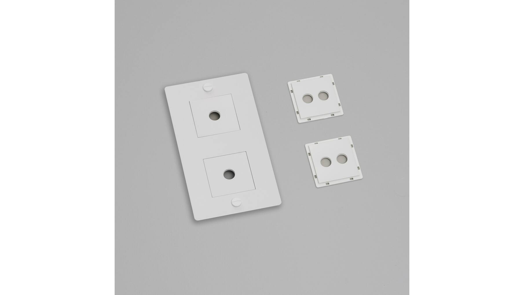 2G Wall Plate/Vertical/White