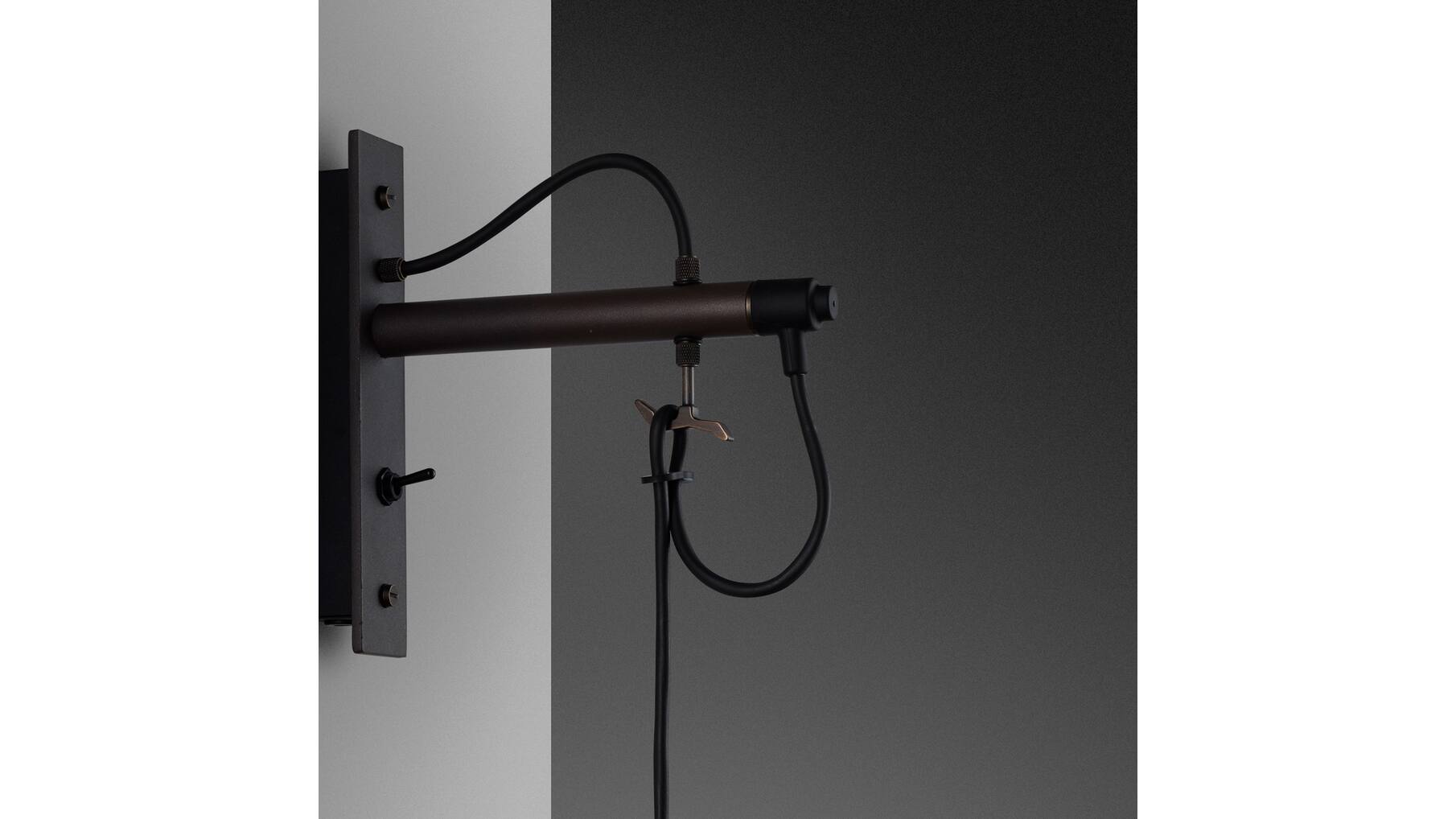 Hooked Wall Small Graphite/Smoked Bronze