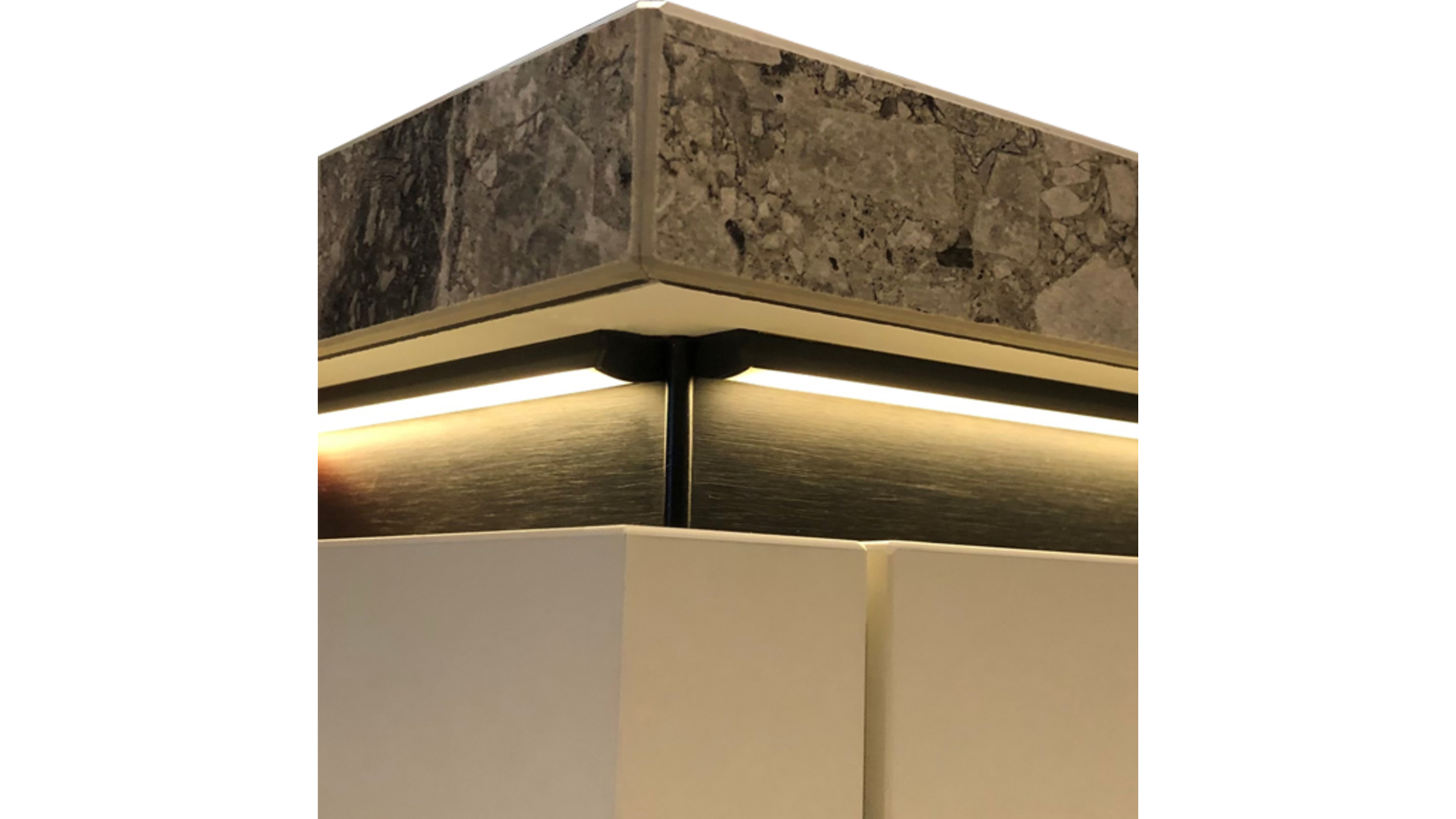 MC1407 2.0 mat zwart 300Leds 24V lengte: