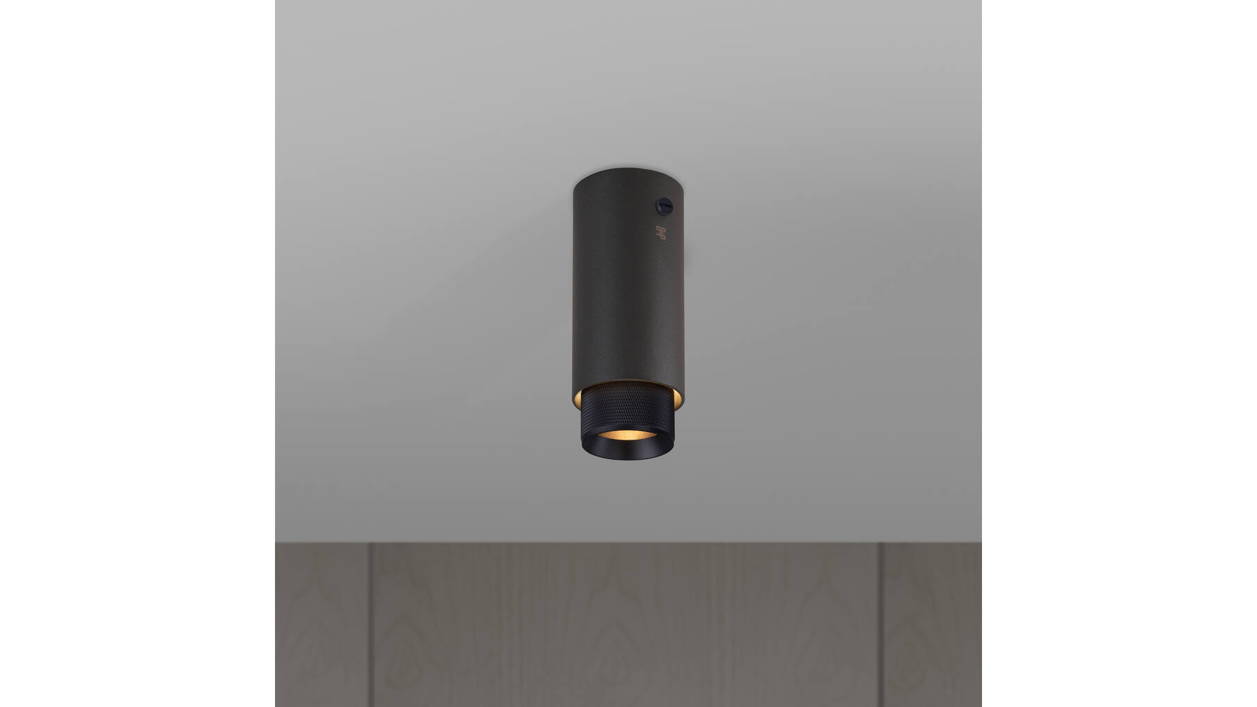 Exhaust Surface/Cross/Graphite/Black