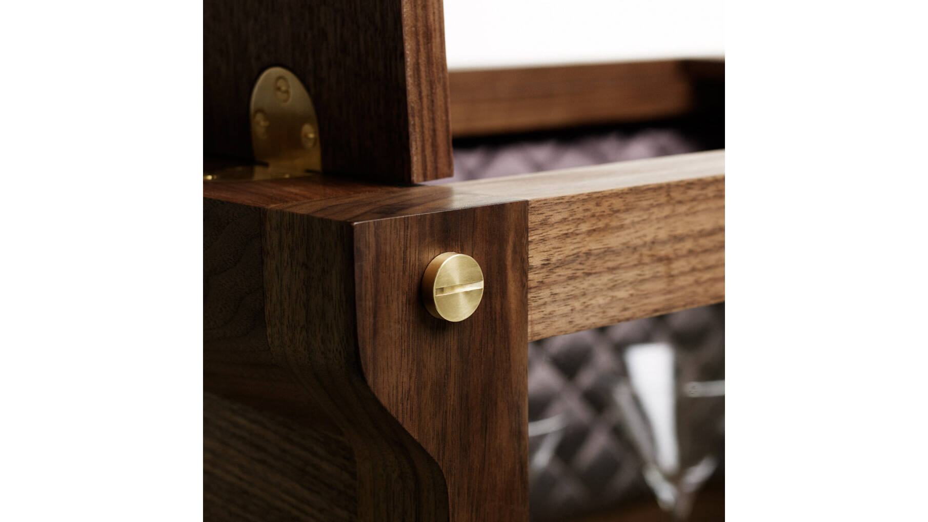 The Rockstar Bar/Walnut/Grey Berry Silk