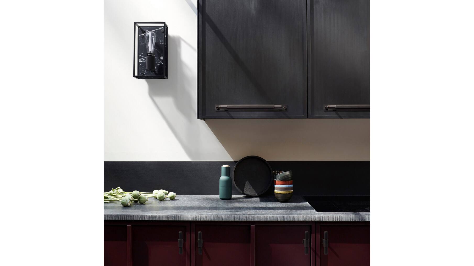 Caged Wall Light/Medium/Black Marble