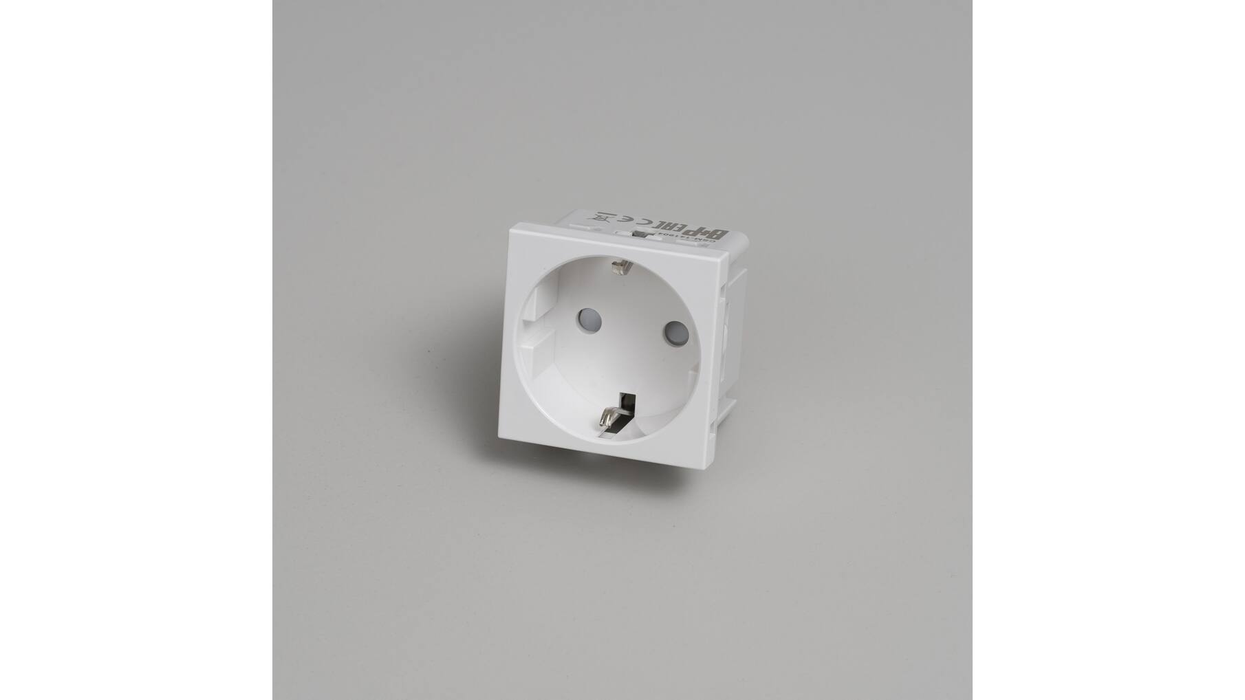 Schuko Socket Module/Type F/45Mm/White