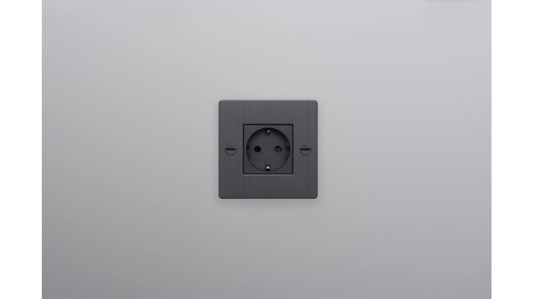 EU 1G Socket/Schuko Type F/w/out B+P Logo/Smoked Bronze