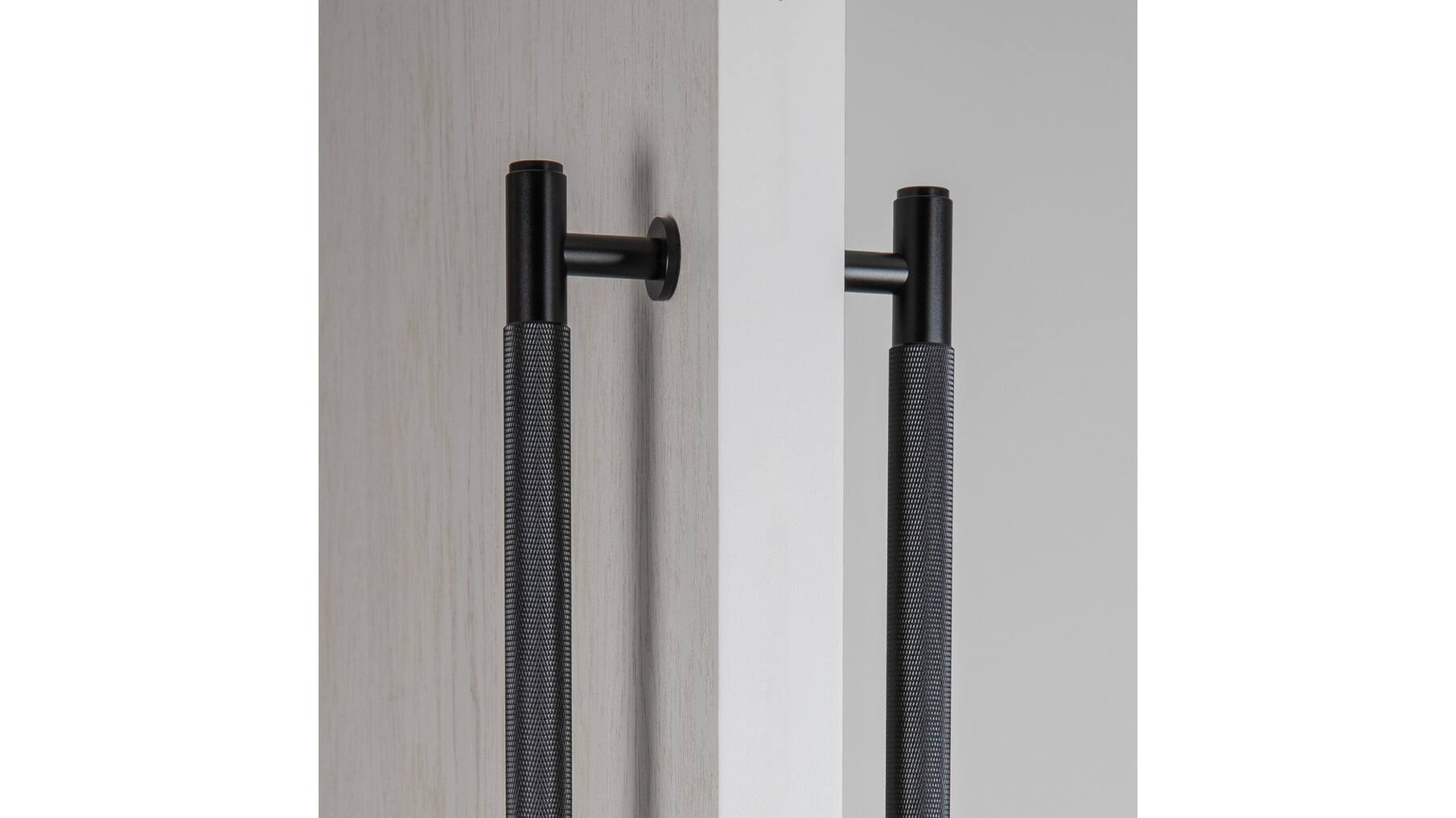 Pull Bar/Double-Sided/Medium 275Mm/Black