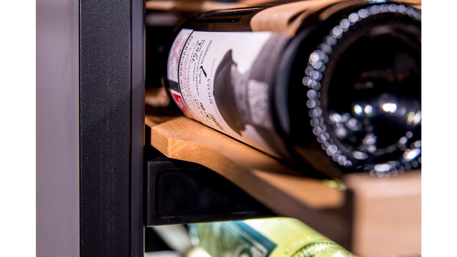 Vinata Wijnklimaatkast Premium met RVS glazen deur