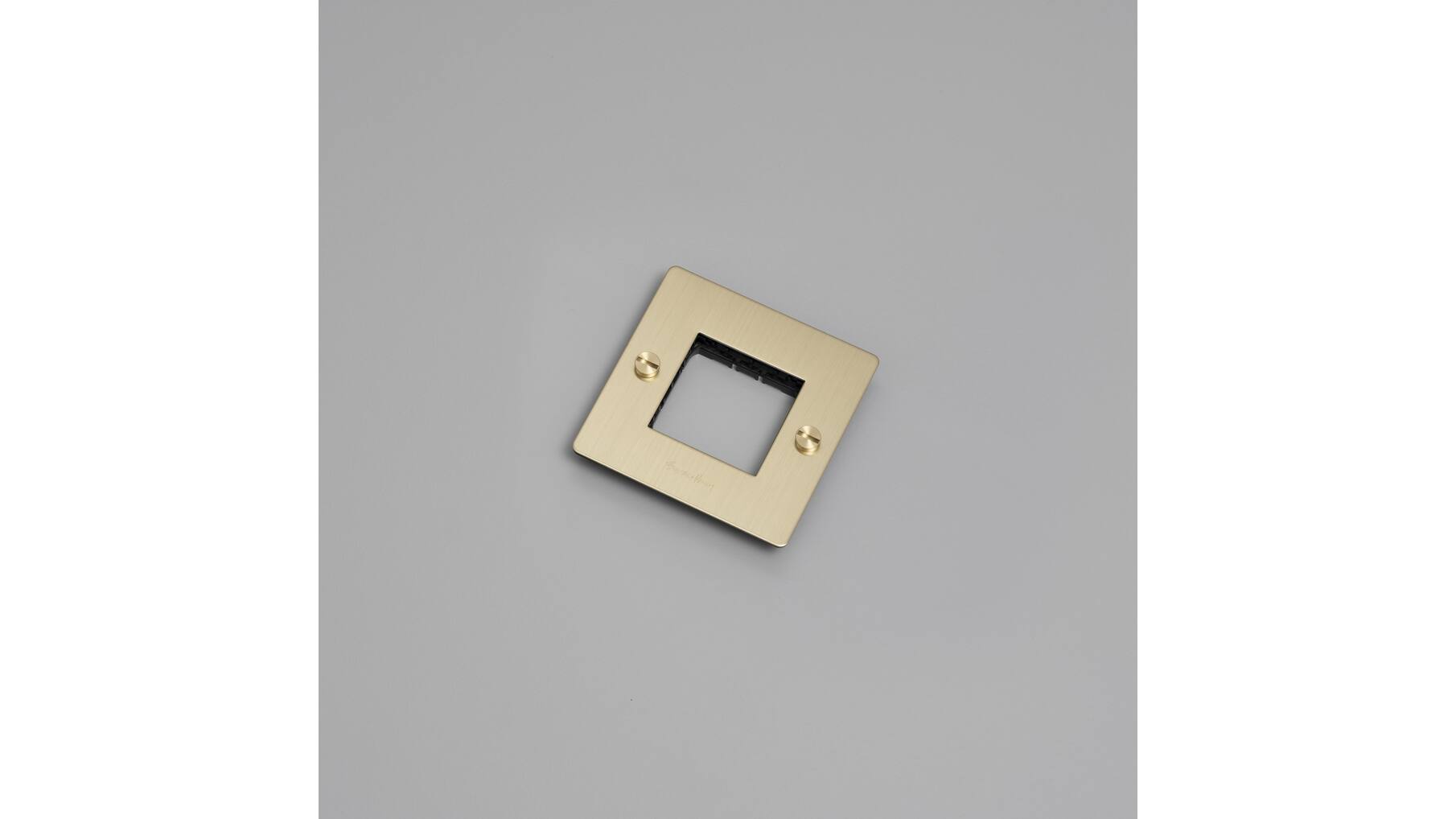 1G Wall Plate/w/out Infills/Brass
