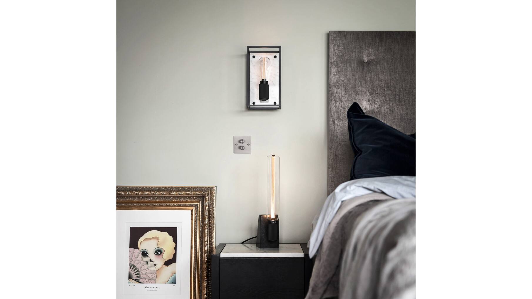 Caged Wall Light/Medium/White Marble