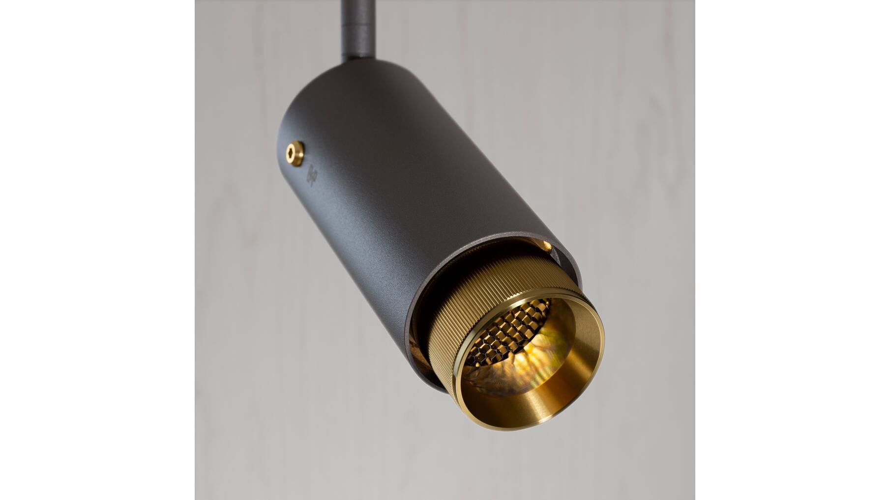 Exhaust Track/Linear/Graphite/Brass