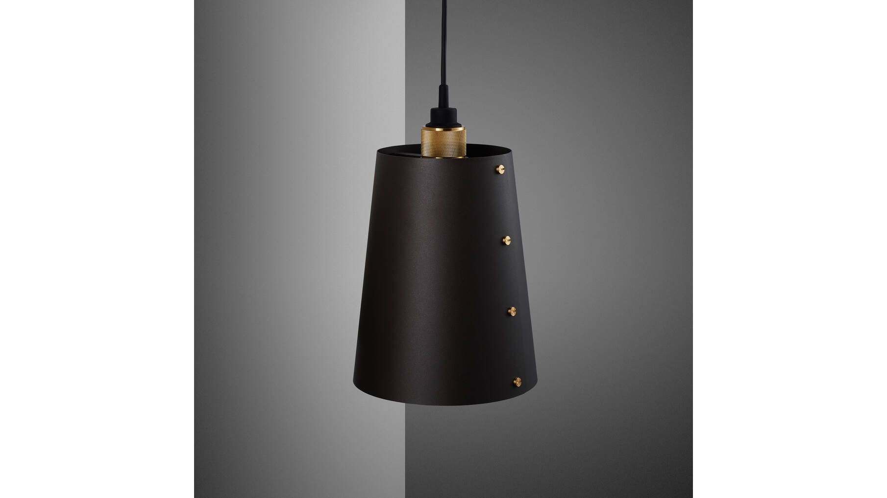 Hooked 1.0 Large Graphite/Brass - 2.6M