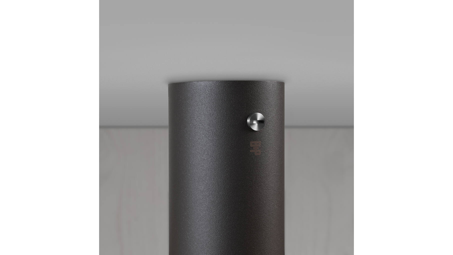 Exhaust Surface/Cross/Graphite/Steel