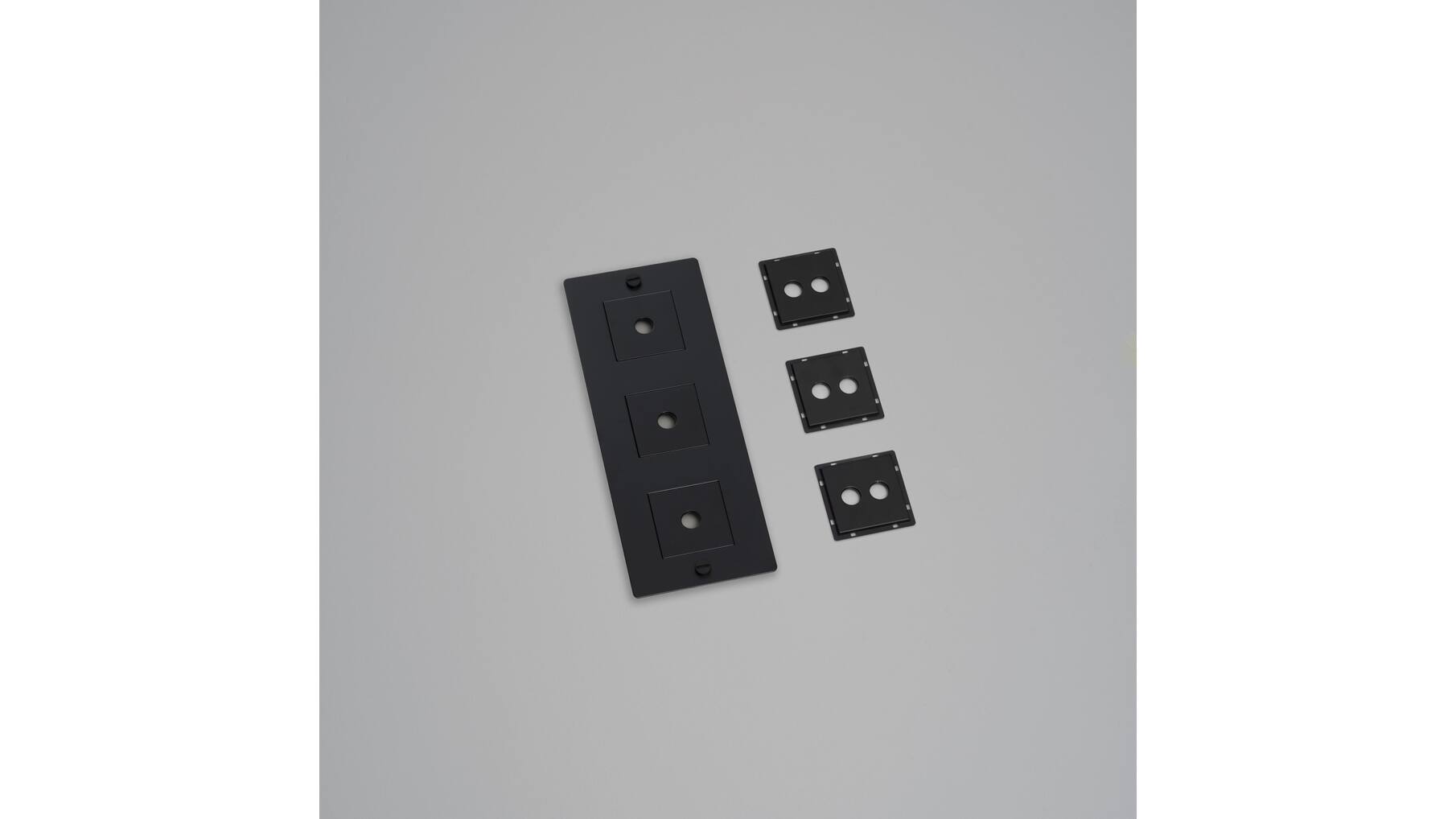 3G Wall Plate/Vertical/Black