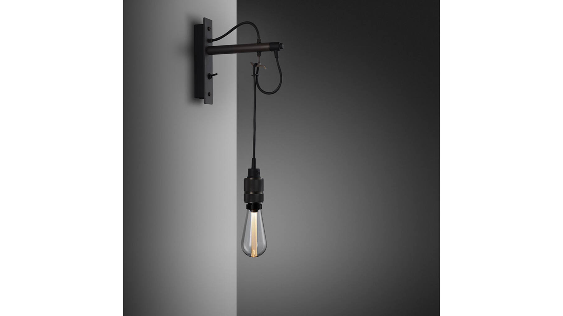 Hooked Wall Nude/Graphite/Smoked Bronze