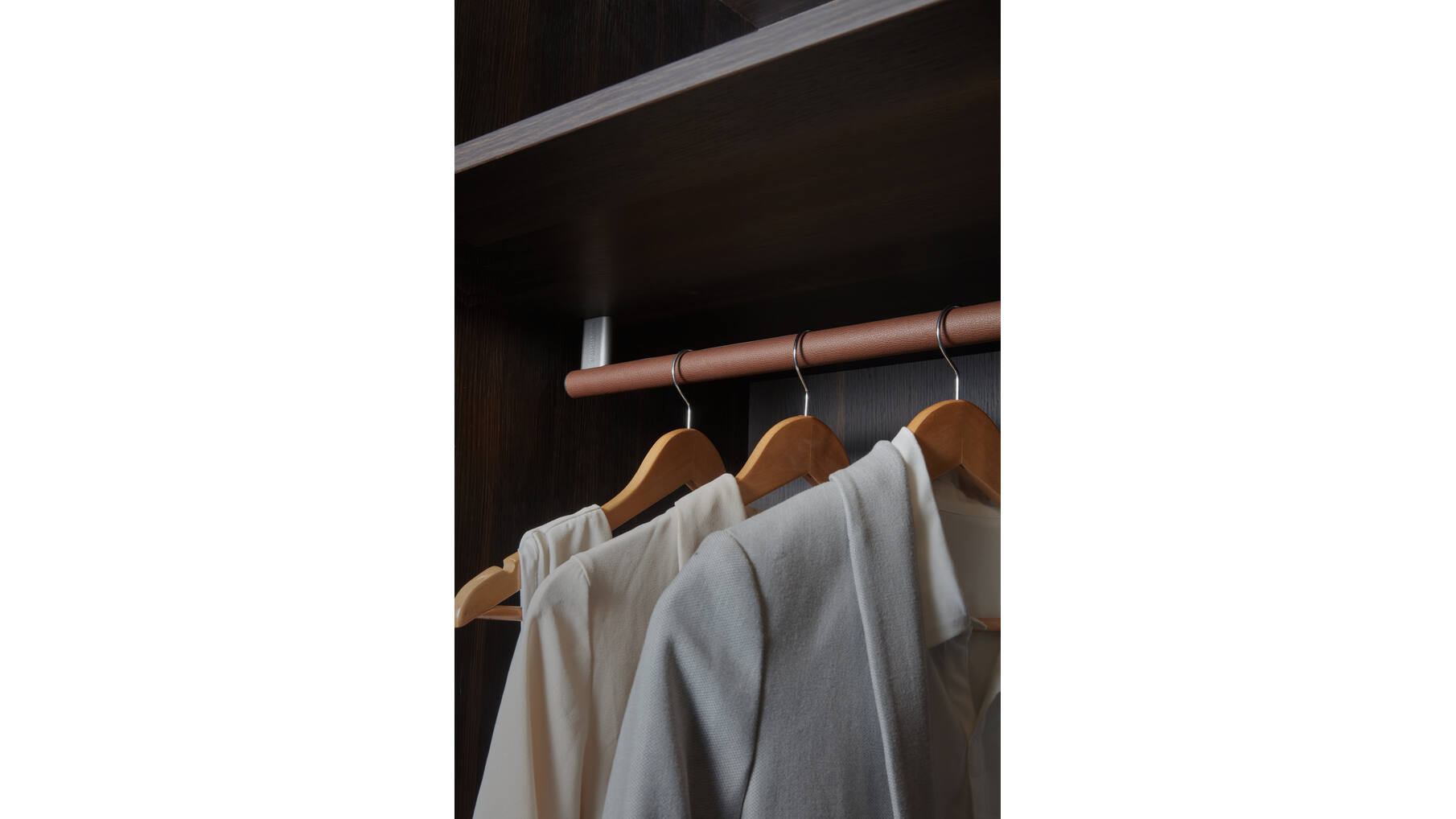 706191 B Series - Square Hanging Rod Brown, 3000mm