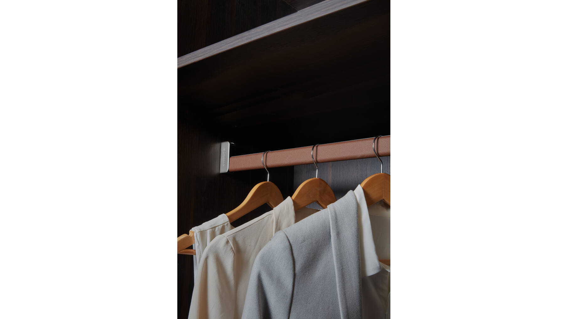 706191 B Series - Square Hanging Rod Brown, 3000mm