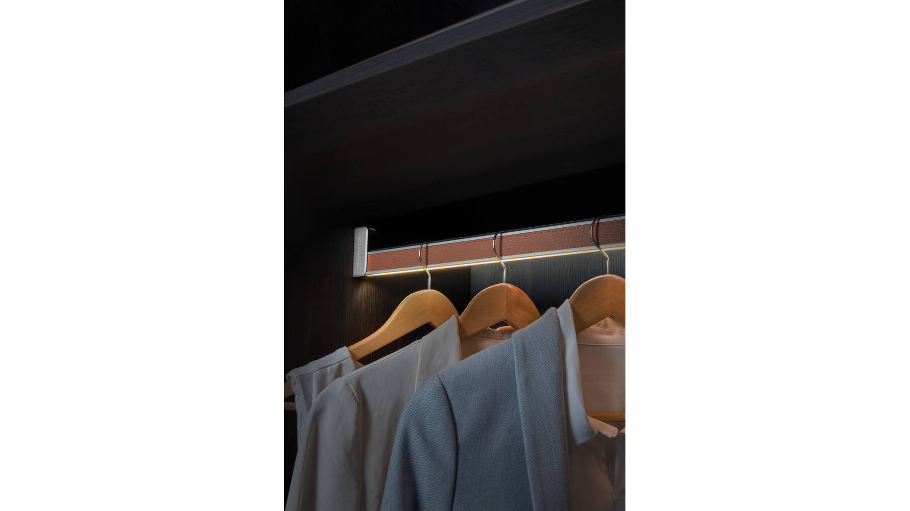 706191 B Series - Square Hanging Rod Brown, 3000mm