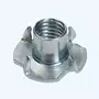Inslagmoer M5 x 8mm verzinkt breedte 17mm