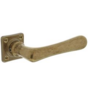 Deurkruk Trento met rozet 38x38x7mm messing getrommeld