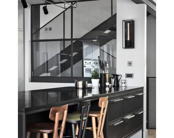 Caged Wall Light/Large/Black Marble