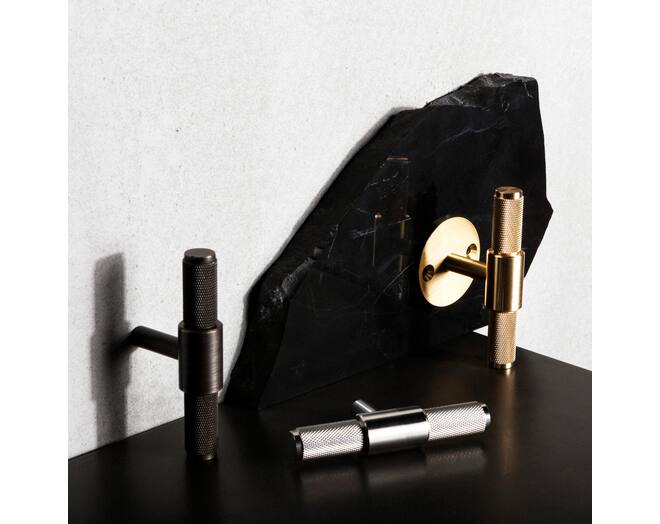 T-Bar/Cross/Brass