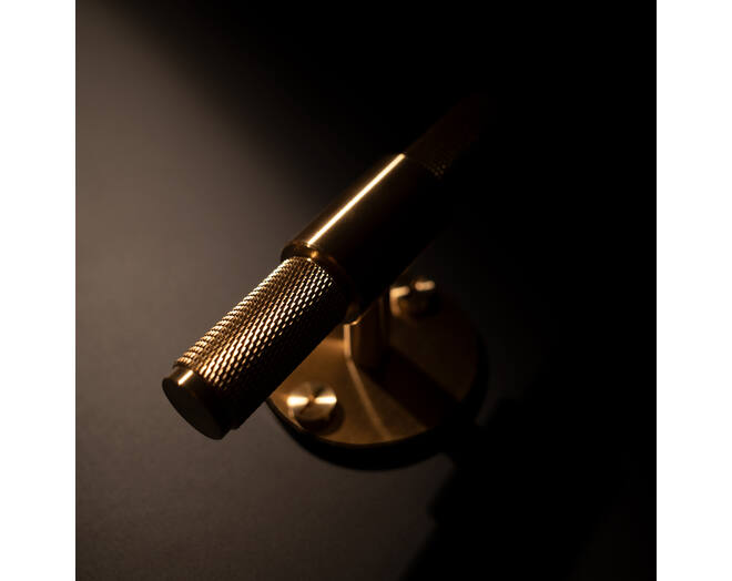 T-Bar/Cross/Brass