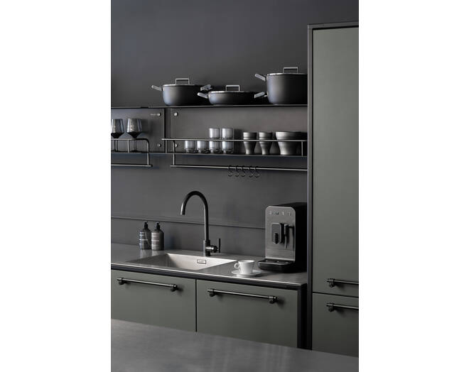 Hanger Shelf/Black/Brass