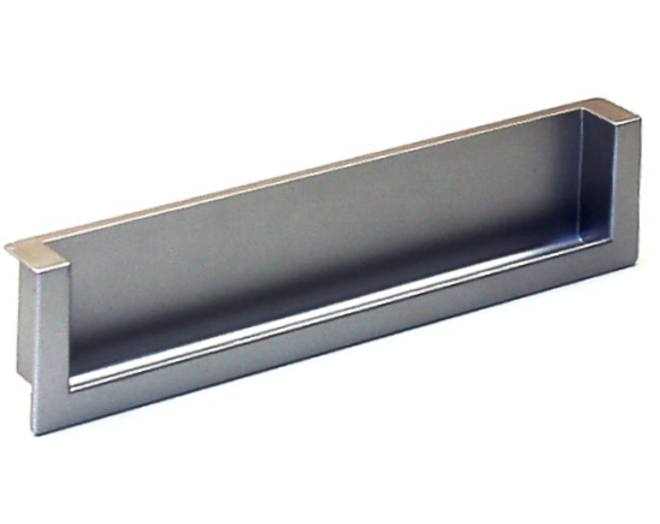 Komgreep buitenmaat 138x29mm mat chroom