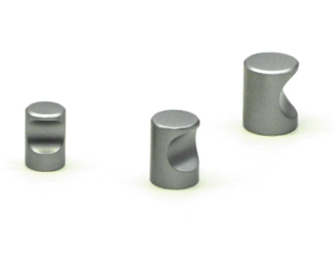 Knop diameter 15mm met uitsparing mat aluminium hoogte 22mm
