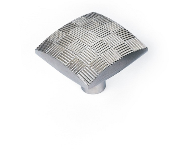 Knop CHESS  nikkel gesatineerd 34x34mm