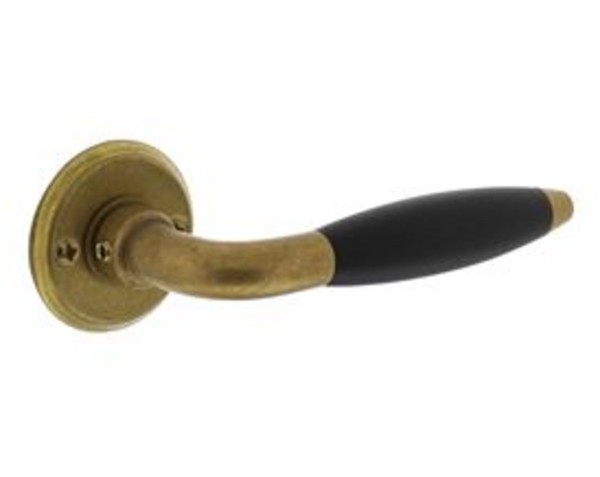 Deurkruk Antonnet met rozet ø50x5mm schroefgat messing