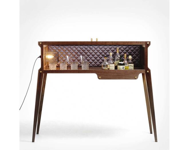 The Rockstar Bar/Walnut/Grey Berry Silk