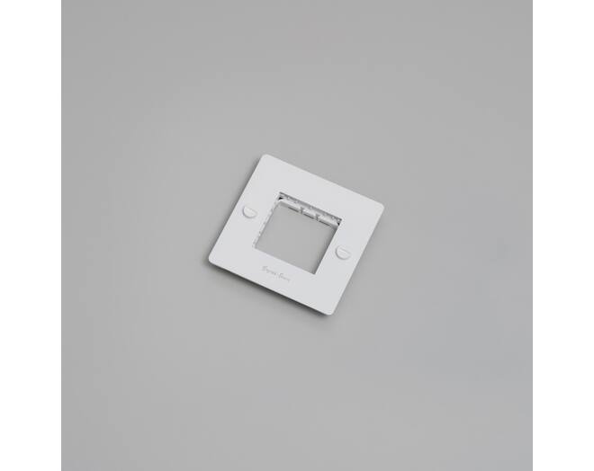 1G Wall Plate/w/out Infills/White