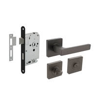 Deurbeslag set toiletslot 63/8mm+deurkruk Hera en WC-sl.