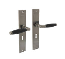 Deurkruk Ton Basic met schild sleutelgat 56mm nikkel mat
