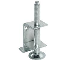 Plintbeugel 221/M10 met stelschroef M10x80mm gemonteerd